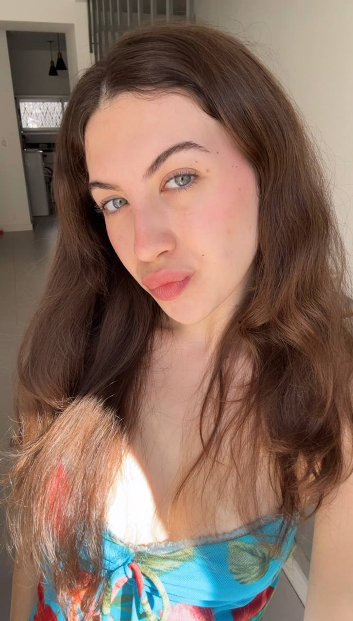 Nude girl Amber in Puducherry