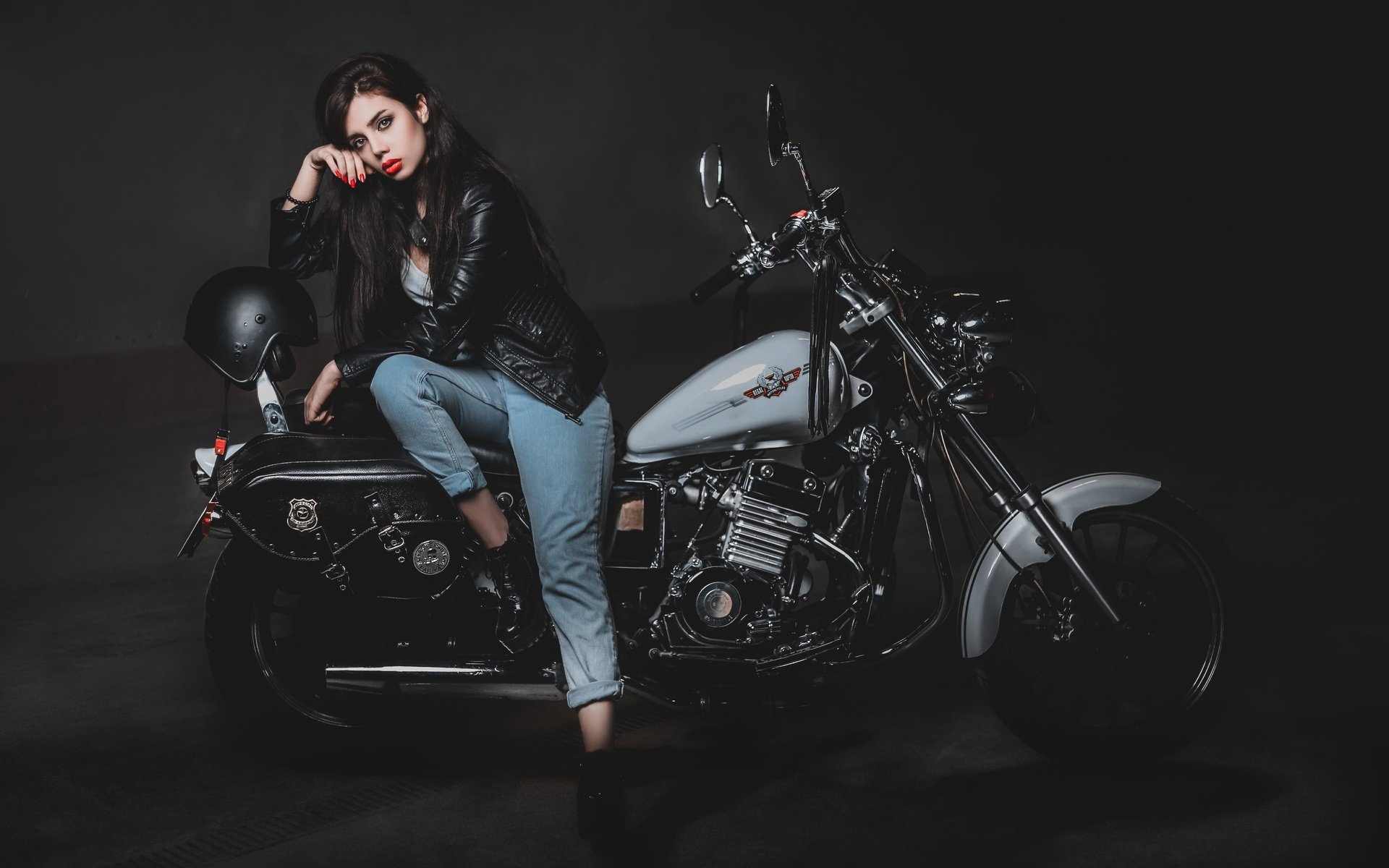 Biker girls: style and drive in Puducherry