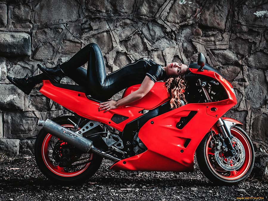 Beautiful girl Beautiful girls and motorcycles in Puducherry