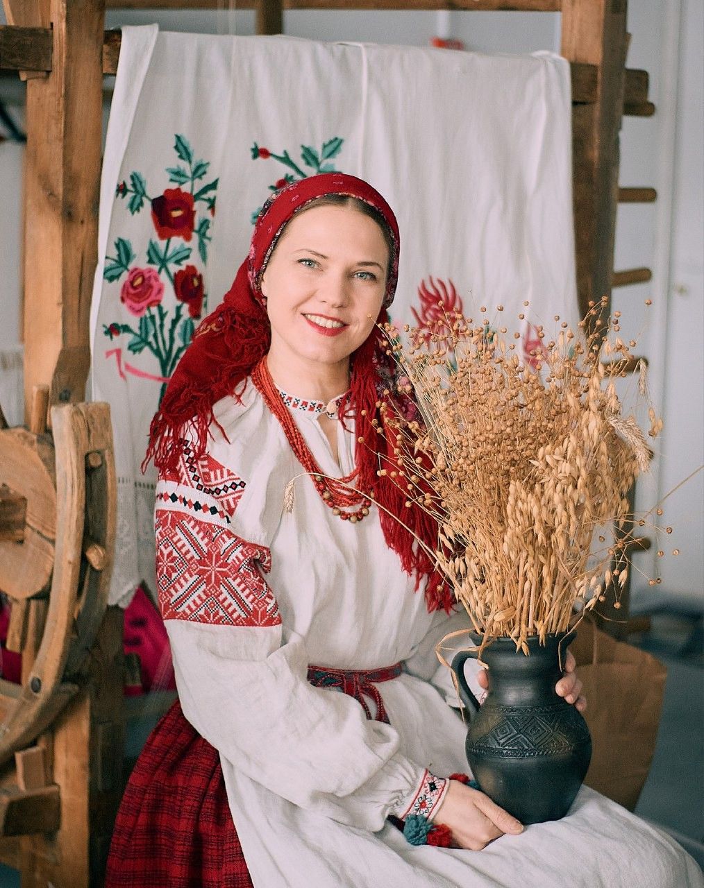 Women in Slavic costumes in Puducherry