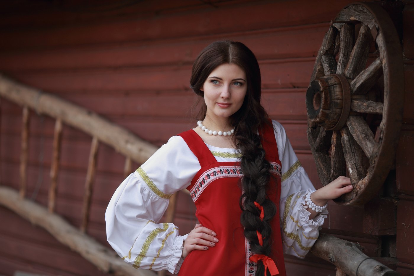 Girls in Slavic costumes in Puducherry