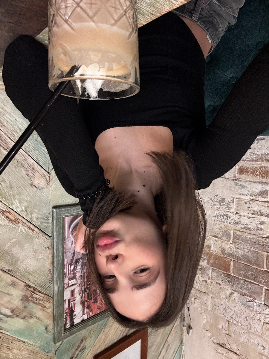 Fresh photos, fresh mood — Tina online in Puducherry